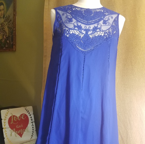 Dresses & Skirts - Dress